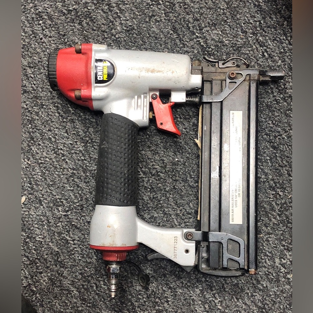 Air nailer/stapler